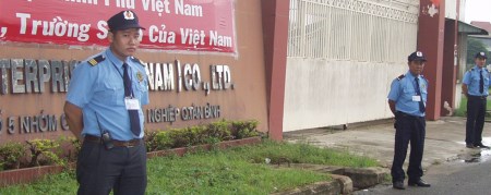 Bảo vệ công ty - Chi Nhánh Công Ty TNHH Dịch Vụ Bảo Vệ Nhật Việt.S